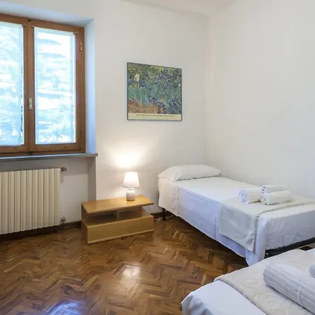 Villa Paolina 9&1, Emma *
